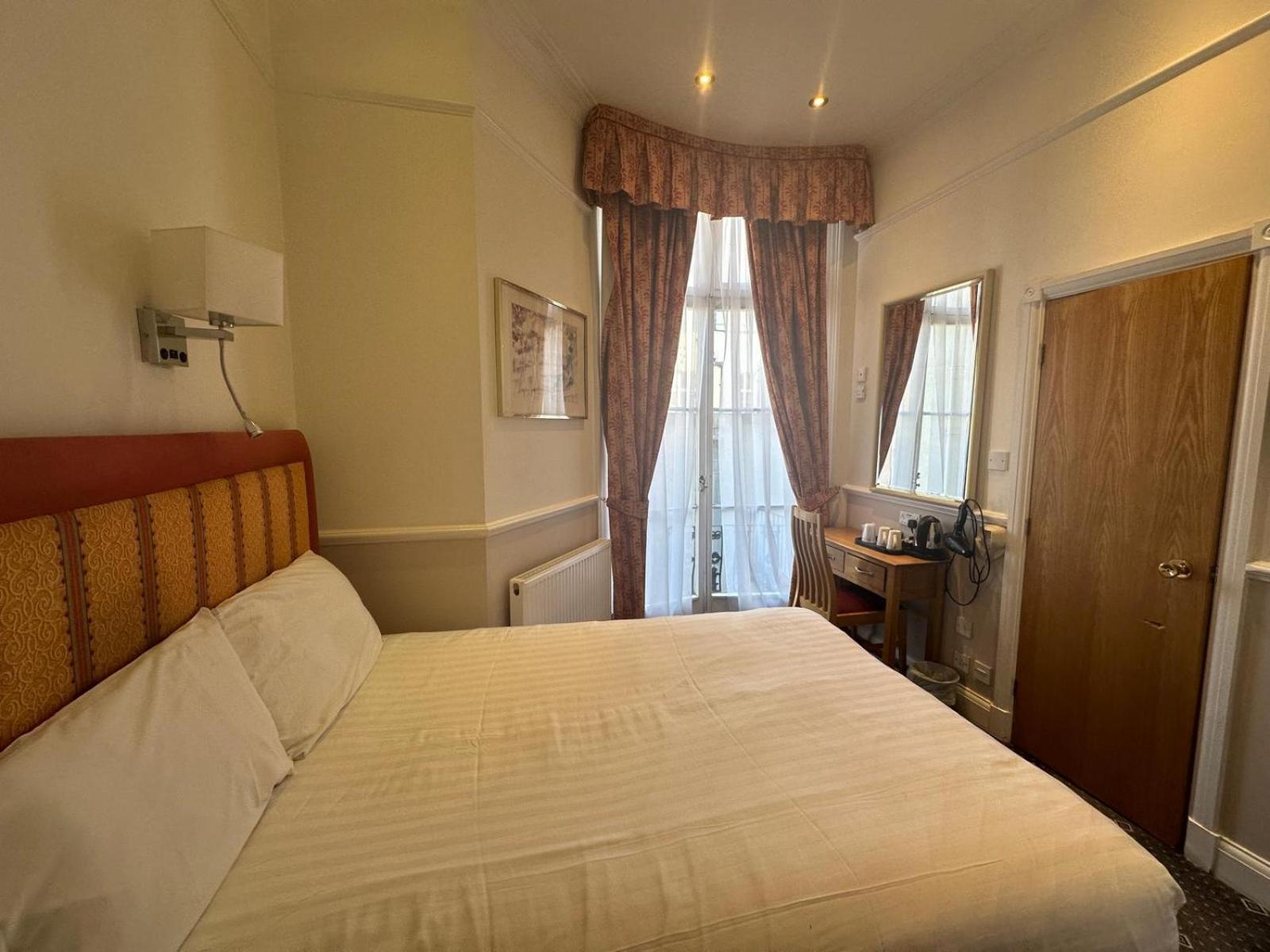 Hyde Park Radnor Hotel B&B London Exterior photo